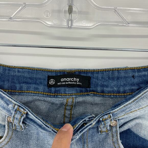 Missguided Mid Rise Authentic Skinny Ripped Jeans Size 4 - Picture 8 of 9